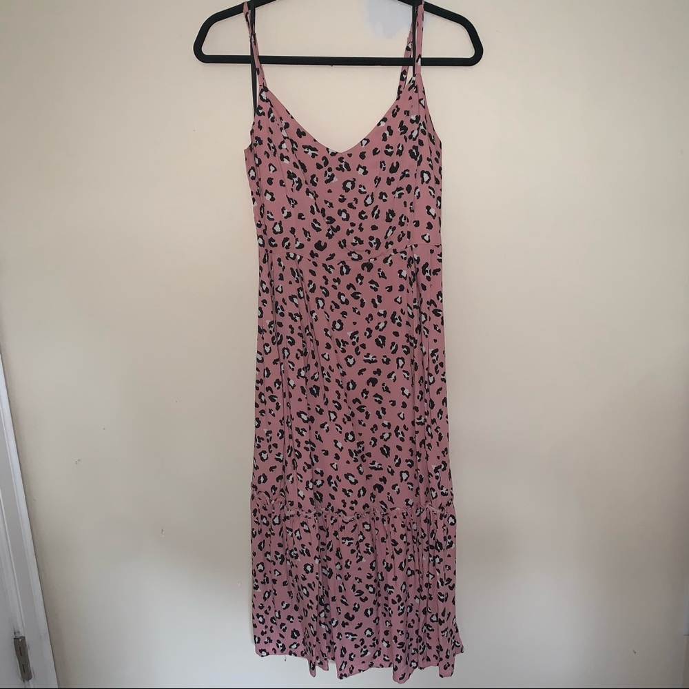 Lulu’s Cheyanne Pink Leopard Midi Dress